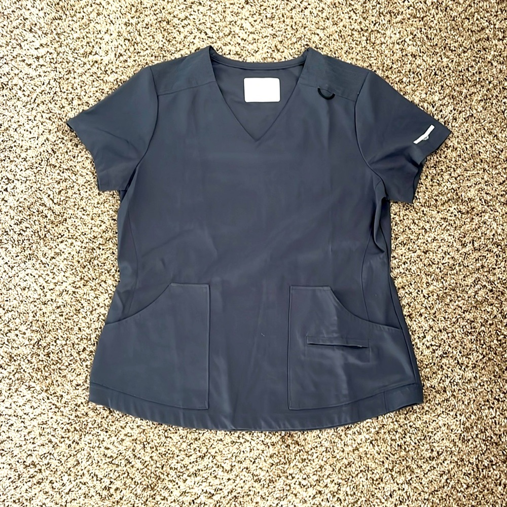 Sketchers Barco Dark Grey M Scrub Top, stretchy